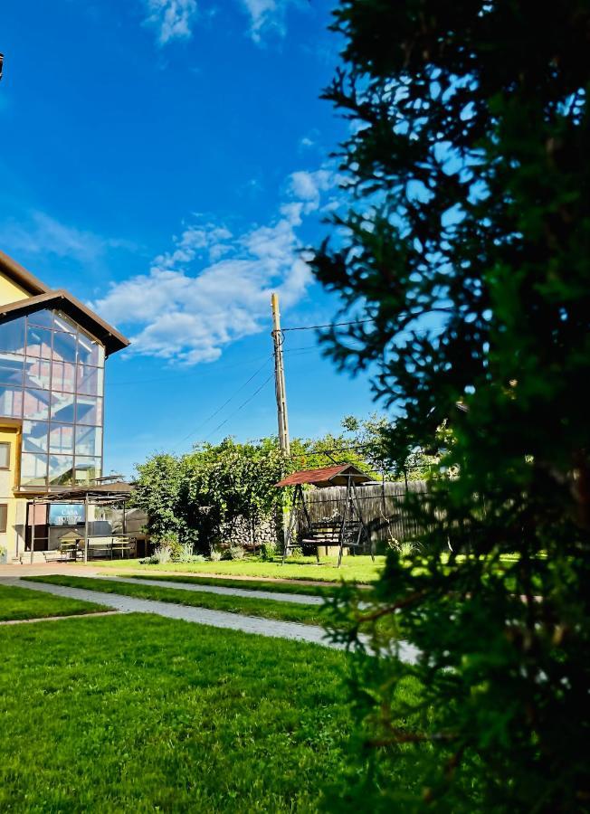 Casa Topazz Târgu Jiu Exterior foto